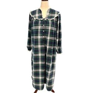 LANZ OF SALZBURG Blue and Green Plaid Long Flannel Nightgown Prairie Med. Cotton